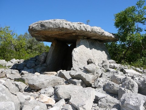 dolmen de St Alban